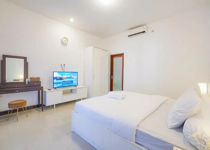 Adels 3 Bedrooms Villa Seminyak